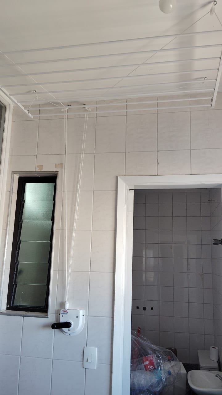 Varal de teto robusto em laje